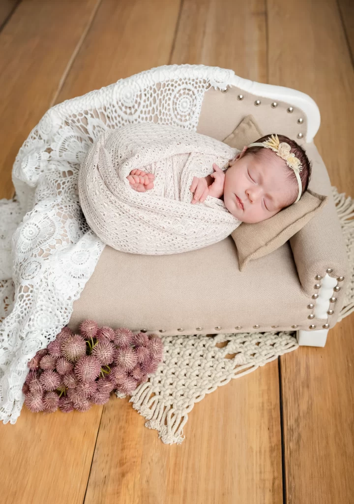 Newborn posing: 6 techniques of hunting the beauty of babies